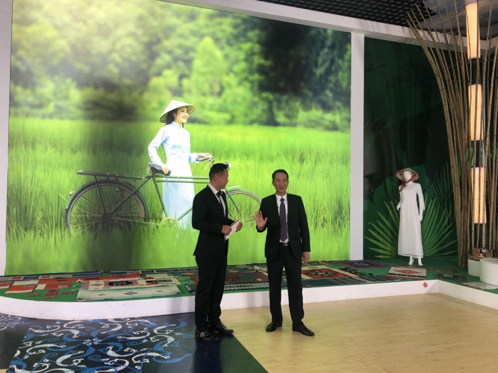 One hour promoting Vietnam in China’s Kunming